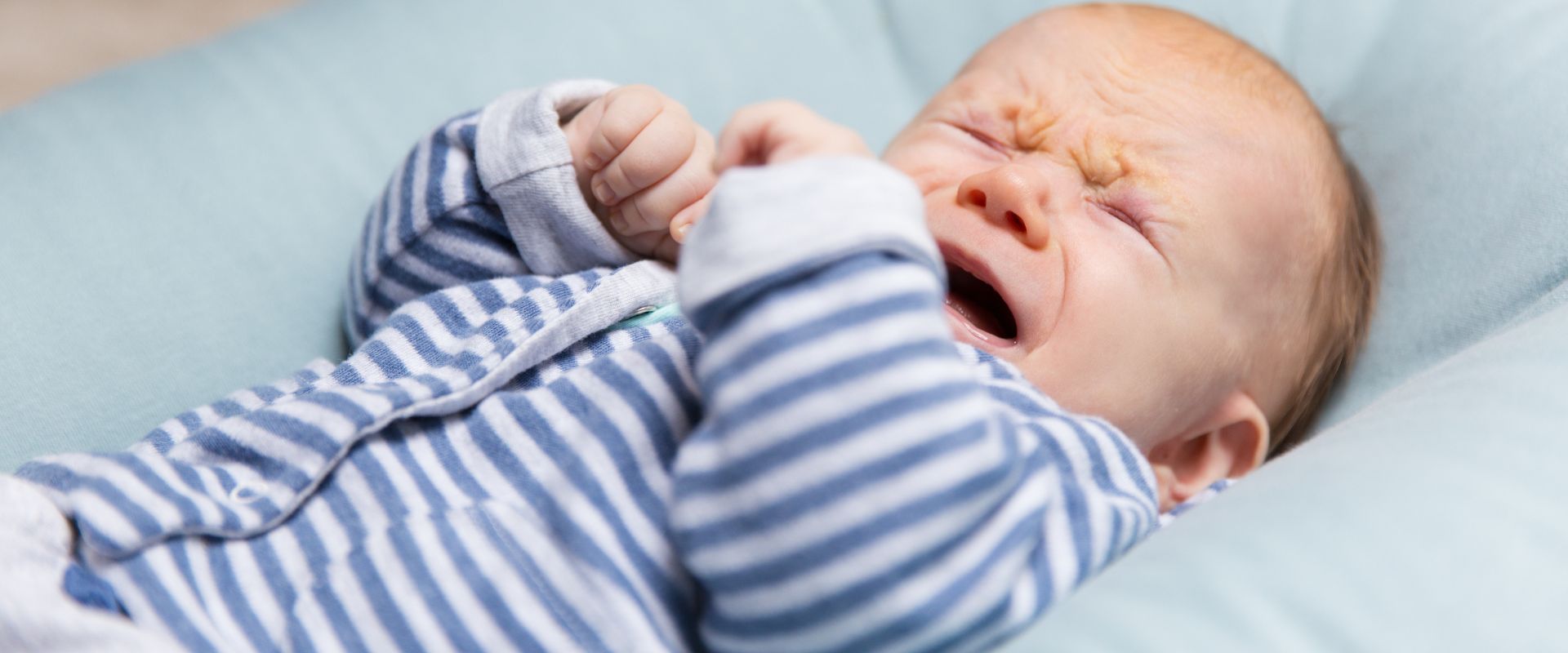 Stenjanje kod beba: šta treba da znate